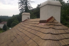 Foto 21/29: Horní část střechy po opravě, 7 2012
