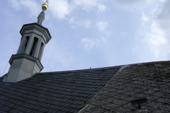 Foto 8/10: Opravená střecha presbytáře a sanktusová věž